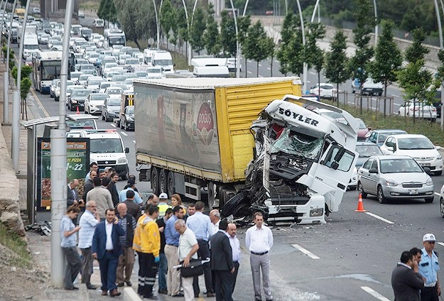 Ankara'da trafik kazası: 12 yaralı