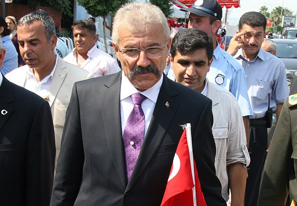 Cerrah'tan kaçak çay tepkisi