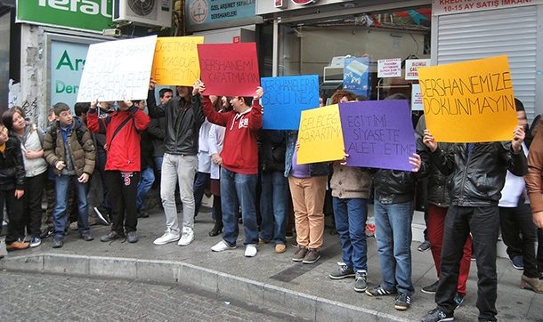 Öğrencilerden 'dershanemizi kapatmayın' eylemi