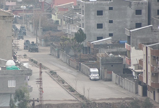 Cizre'de gazetecilere saldırı