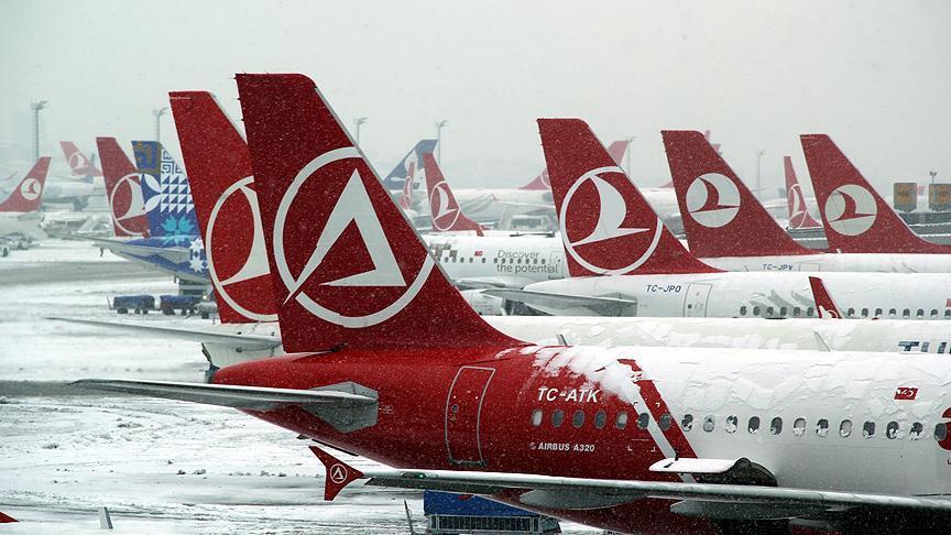 İstanbul'da 155 uçak seferi iptal edildi