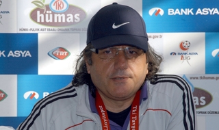 Trabzonspor'un yeni teknik direktörü Mustafa Reşit Akçay