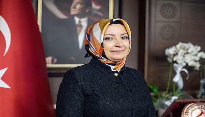 Başörtüsünden dolayı memur olmayı düşünmemiştim