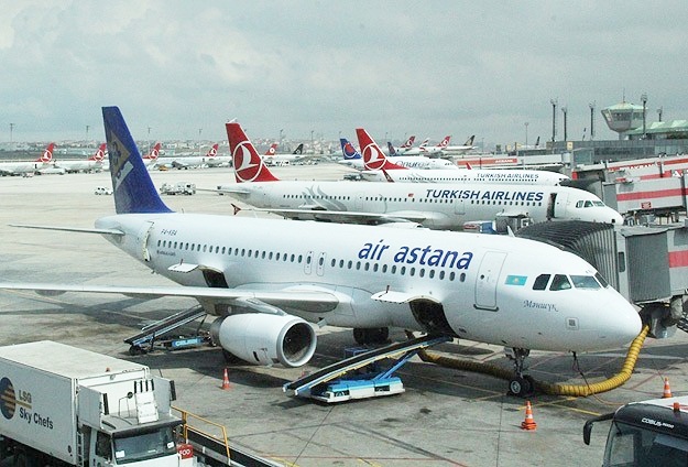 İstanbul'da şiddetli rüzgar uçuşları olumsuz etkiledi