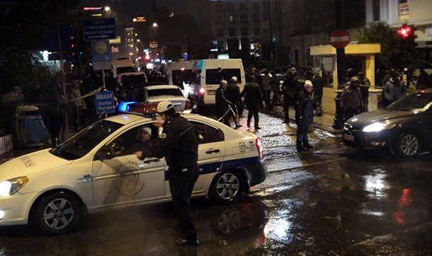 Bombalı saldırıda yaralan polis şehit oldu
