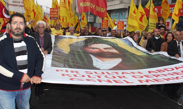 Alevi derneklerinin Kadıköy'e yürüyüşü başladı