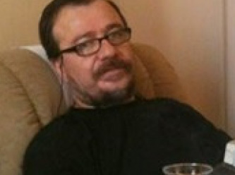 Ünlü senarist Metin Açıkgöz hayatını kaybetti