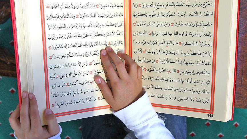 Diyarbakırlı çocuklara hediye Kur'an-ı Kerim