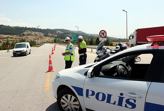 Bir milyondan fazla ehliyet alkolden gitti