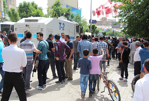Siirt'te AK Partililere saldırı