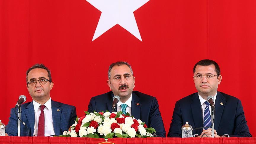 AK Parti CHP ve MHP temsilcileri anayasa değişikliği için bir araya geldi