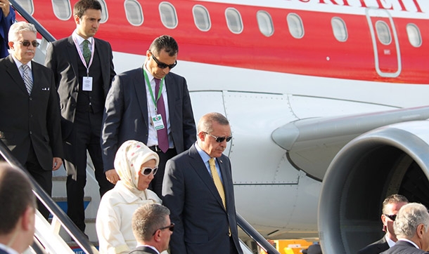 Başbakan'ı havalimanında Arınç karşıladı