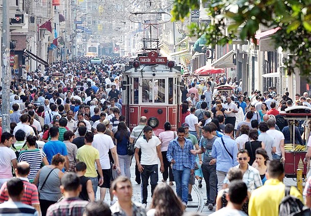 Koşan da kaçan da çok