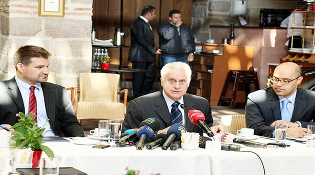 Hakan Fidan'a saygı duyuyorum