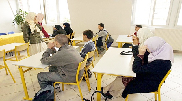 Rusya'daki başörtüsü yasağı yargıya taşınıyor