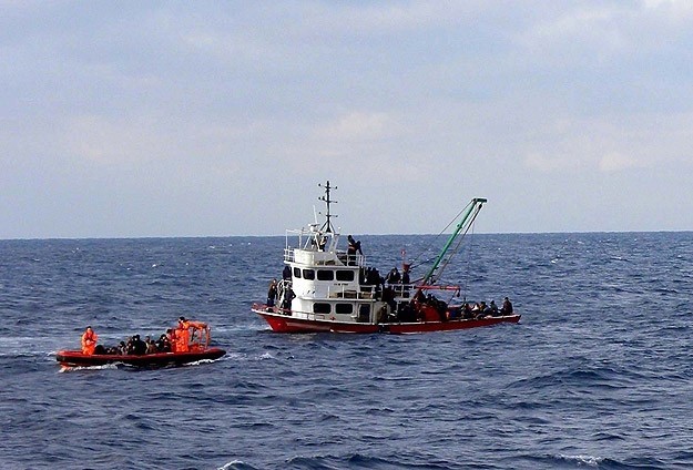 Akdeniz'de 700 göçmen kurtarıldı