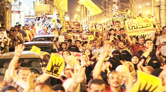 Mısır'da darbe karşıtlarından "sivil isyan"a çağrı