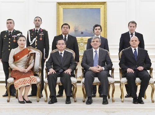 Laos Büyükelçisi'nden güven mektubu