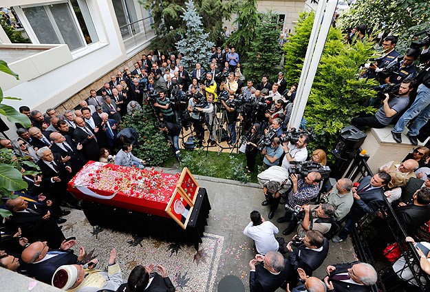 9. Cumhurbaşkanı Demirel son yolculuğuna uğurlanıyor