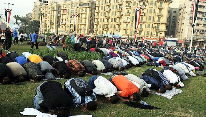 Öğrenciler Tahrir Meydanı'na girdi