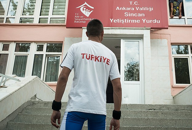 Yetiştirme yurtlarından kürsüye