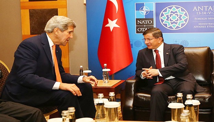 Davutoğlu NATO Dışişleri Bakanları Toplantısı'nda