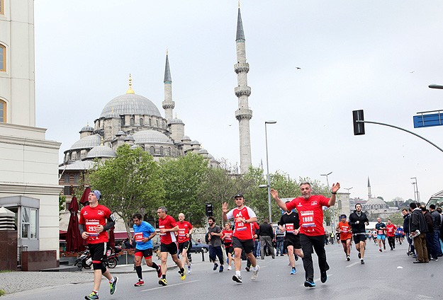 İstanbul'da yarın bazı yollar trafiğe kapatılacak