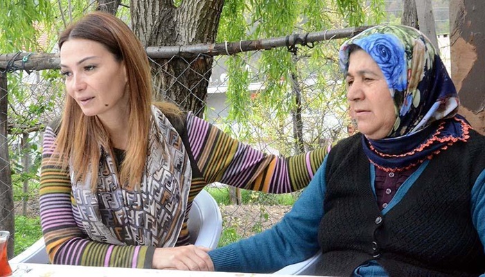 Azerbaycan milletvekilinden şehit ailesine ziyaret