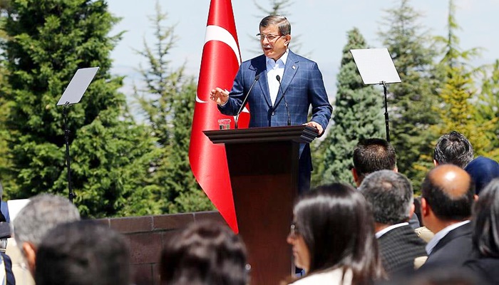 Başbakan Davutoğlu, Çankaya Köşkü'nde işçilerle bir araya geldi