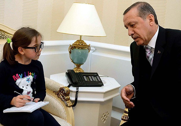 Sırrını küçük gazeteciye açıkladı