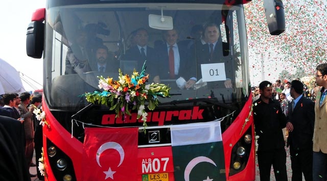 Pakistan'ın metrobüsü İstanbul'dan
