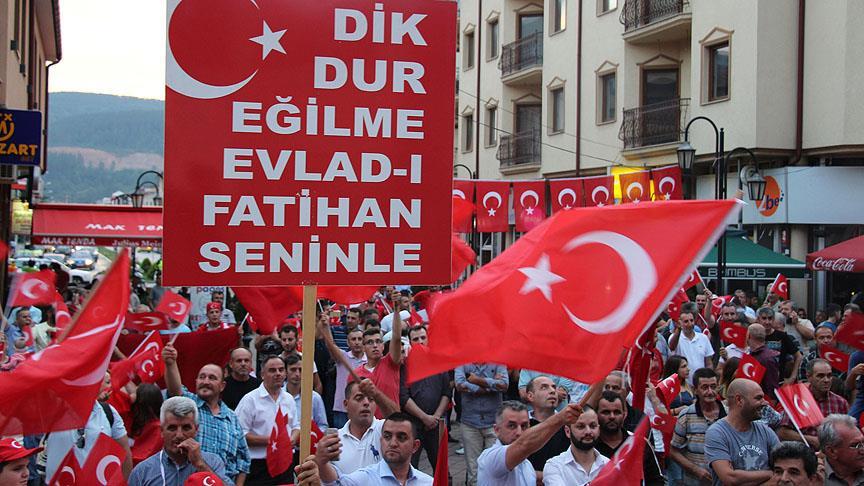 Makedonya'da Cumhurbaşkanı Erdoğan'a destek gösterisi