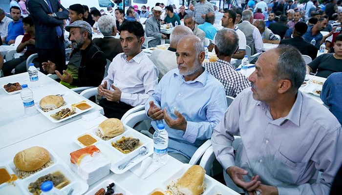 Sur'daki terör mağduru vatandaşlara iftar çadırı