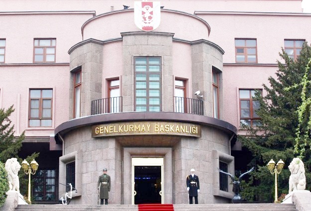 Yunan jetlerinden Türk helikopterine taciz