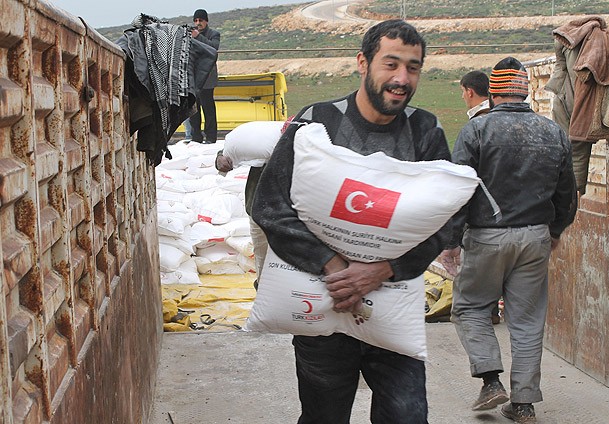Suriyelilere destek sürüyor