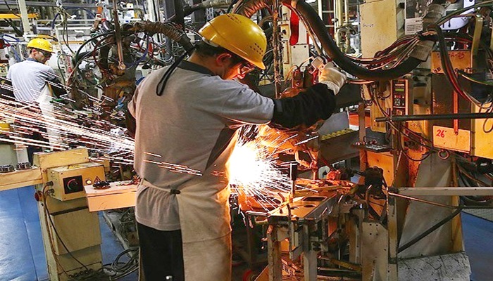 Sanayi üretimi beklentiyi aştı