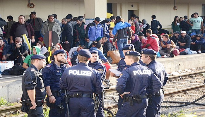 Avusturya sınırdan sığınmacı girişini önleyecek