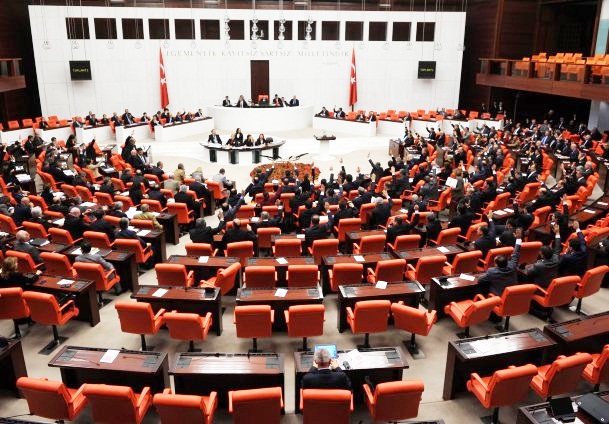 Meclis hafta sonu tatile girecek