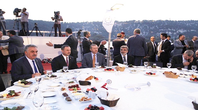 TÜMSİAD İftarda Başbakan'ı Ağırladı