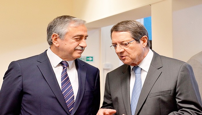Akıncı ile Anastasiadis ara bölgede görüştü