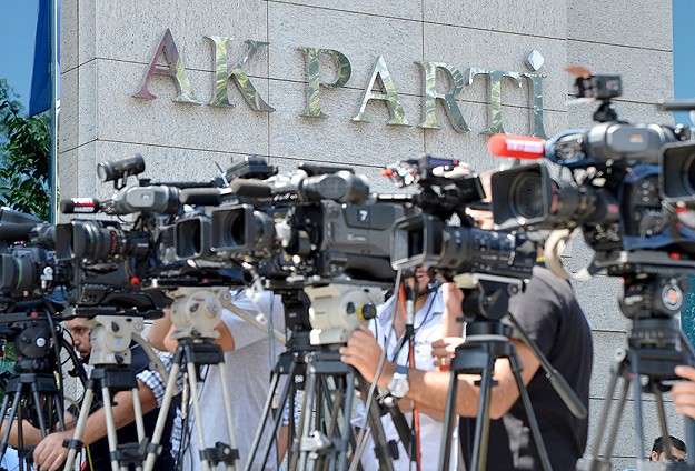 AK Parti'de tarihi MYK başladı