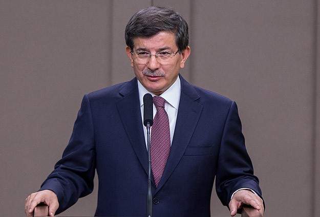 Davutoğlu'ndan Samaras'a barış çağrısı