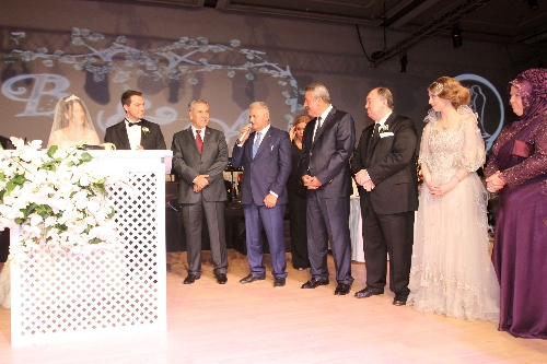 Arınç, Küçükbay'ın oğlunun nikah törenine katıldı