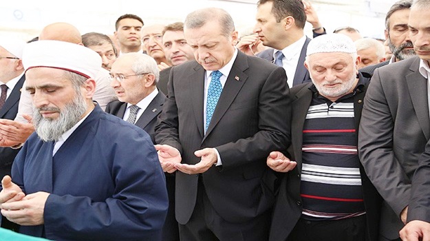 Erdoğan madenciler için gıyabi cenaze namazına katıldı