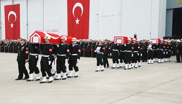 Helikopter şehitleri için askeri tören düzenlendi