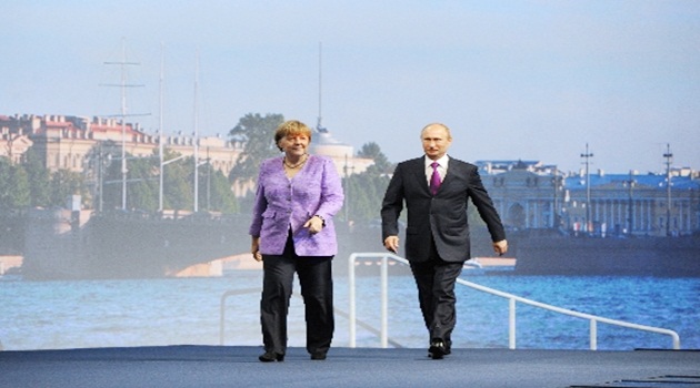 Putin: Esed'le Suriye halkı değil, militanlar savaşıyor
