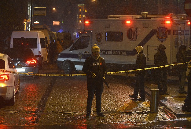 Sultanahmet'teki saldırının zanlıları adliyeye sevk edildi