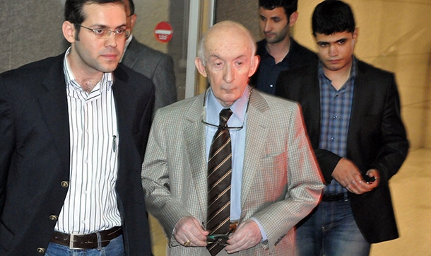 Teoman Koman hayatını kaybetti