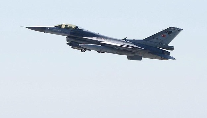 Türk jetlerine Suriye'den "taciz"