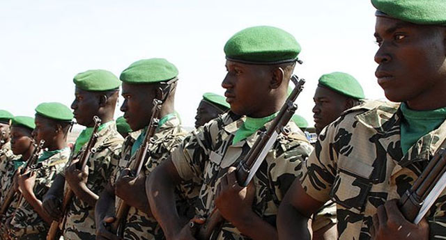 Mali'de cunta yanlıları gösteri yaptı
